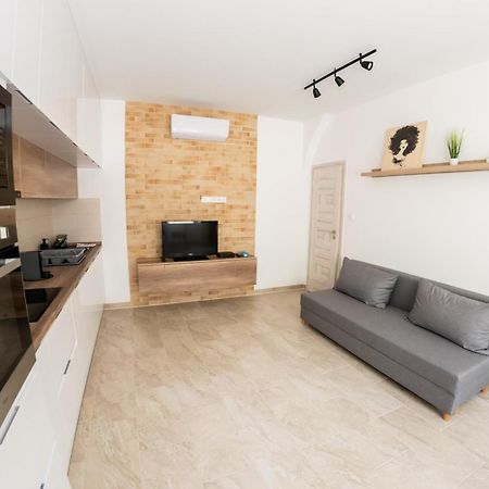 Winestone Corner Apartment Debrecen Extérieur photo