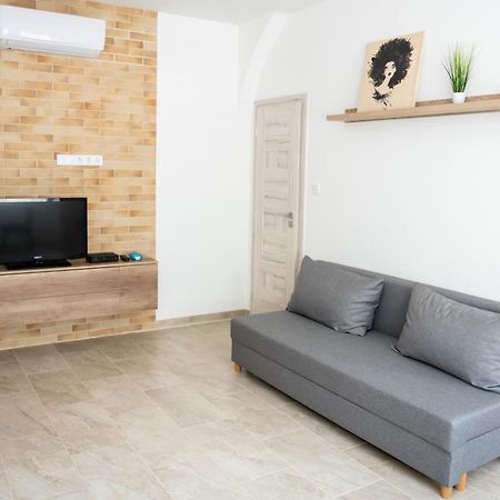 Winestone Corner Apartment Debrecen Extérieur photo